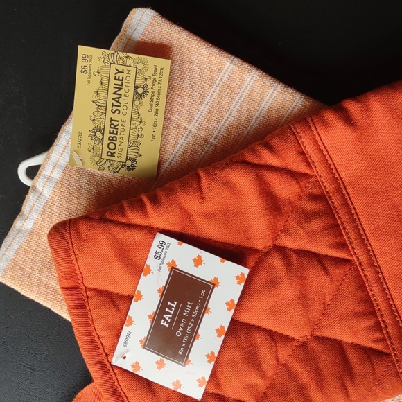 Hobby Lobby Fall Decor- Beautiful Orange Oven Mitt and Fringe Kitchen Towel - Picture 3 of 3